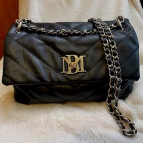 Badgley Mischka Handbags - BADGLEY MISCHKA EUC QUILTED LEATHER SHOULDER/CROSSBODY BAG